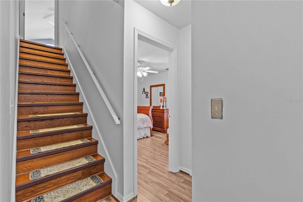 Activo con contrato: $477,990 (5 camas, 3 baños, 2689 Pies cuadrados)