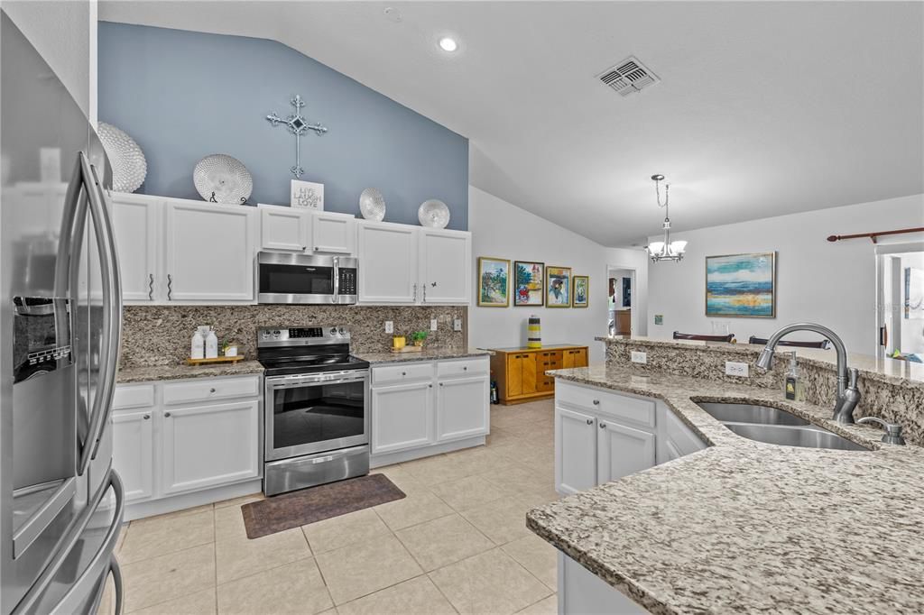 Activo con contrato: $477,990 (5 camas, 3 baños, 2689 Pies cuadrados)