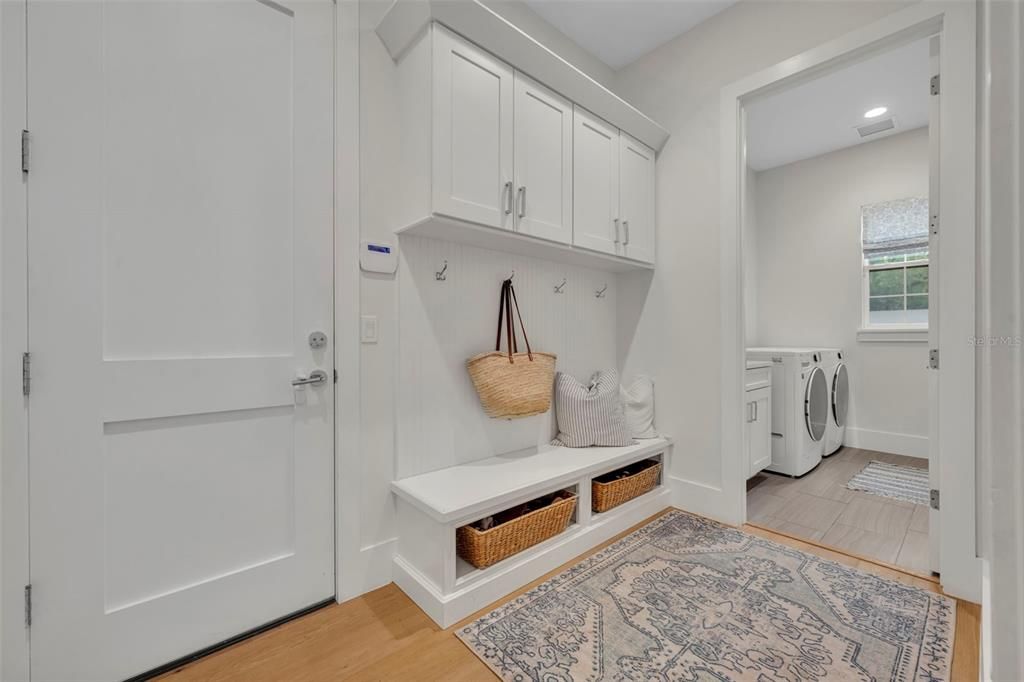 Activo con contrato: $1,995,000 (4 camas, 4 baños, 3314 Pies cuadrados)