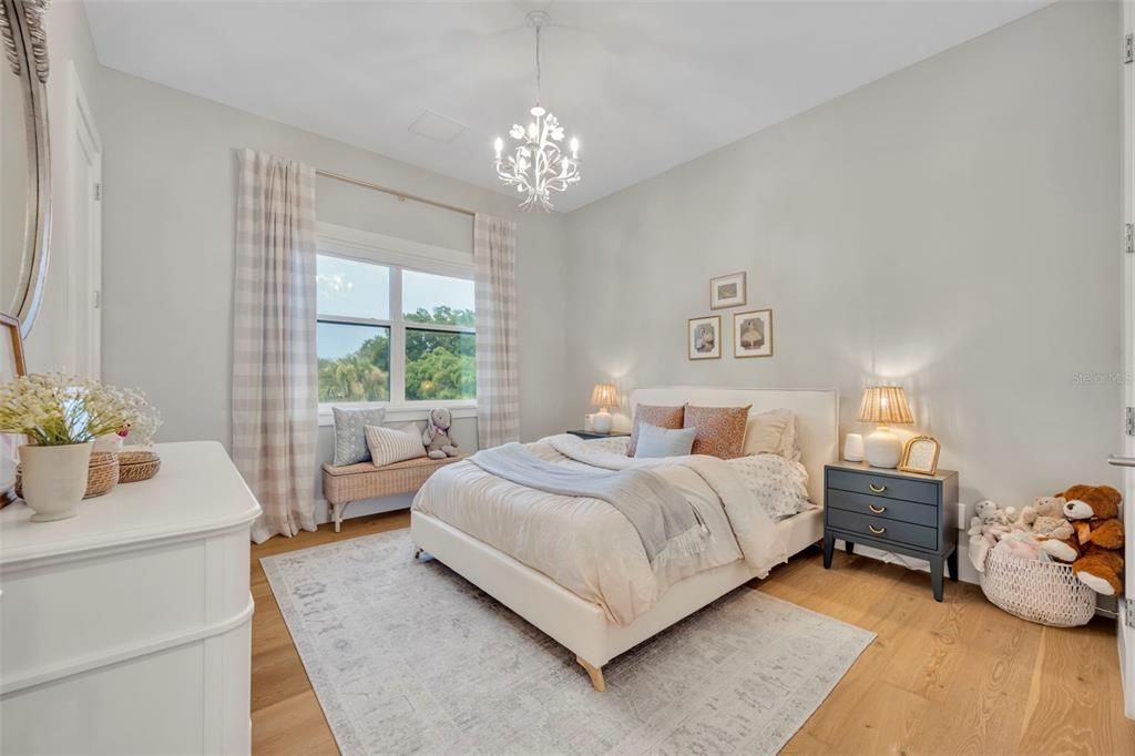 Activo con contrato: $1,995,000 (4 camas, 4 baños, 3314 Pies cuadrados)