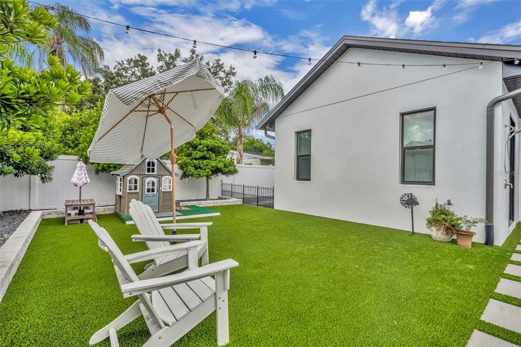 Activo con contrato: $1,995,000 (4 camas, 4 baños, 3314 Pies cuadrados)