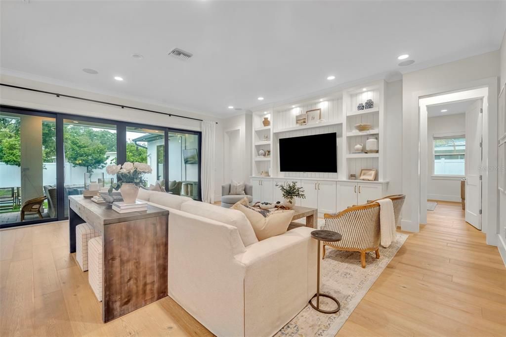 Activo con contrato: $1,995,000 (4 camas, 4 baños, 3314 Pies cuadrados)