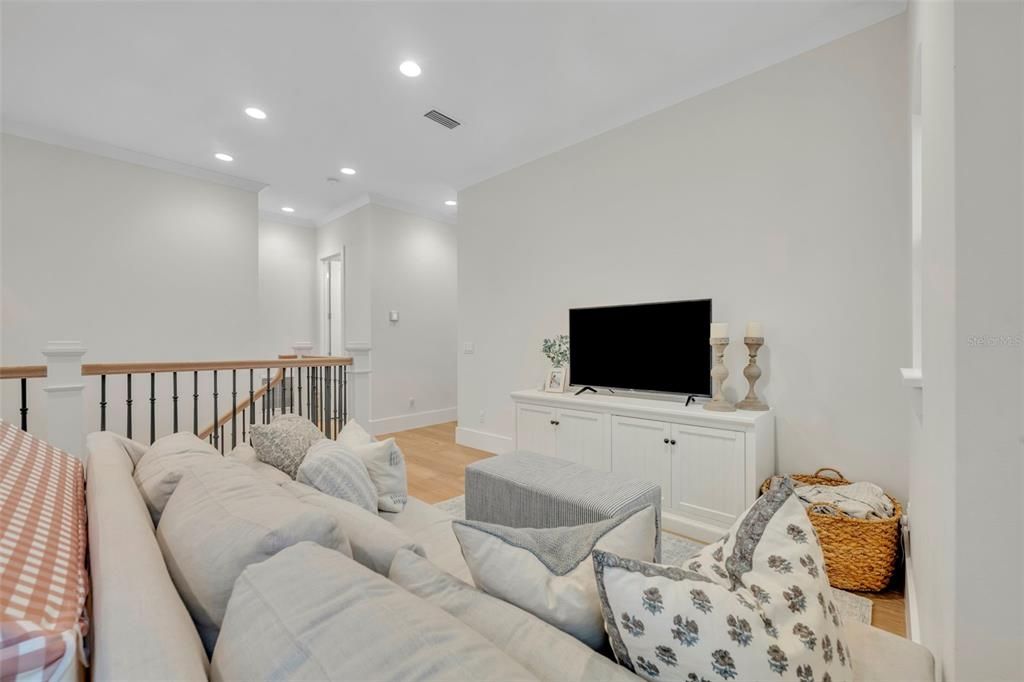 Activo con contrato: $1,995,000 (4 camas, 4 baños, 3314 Pies cuadrados)