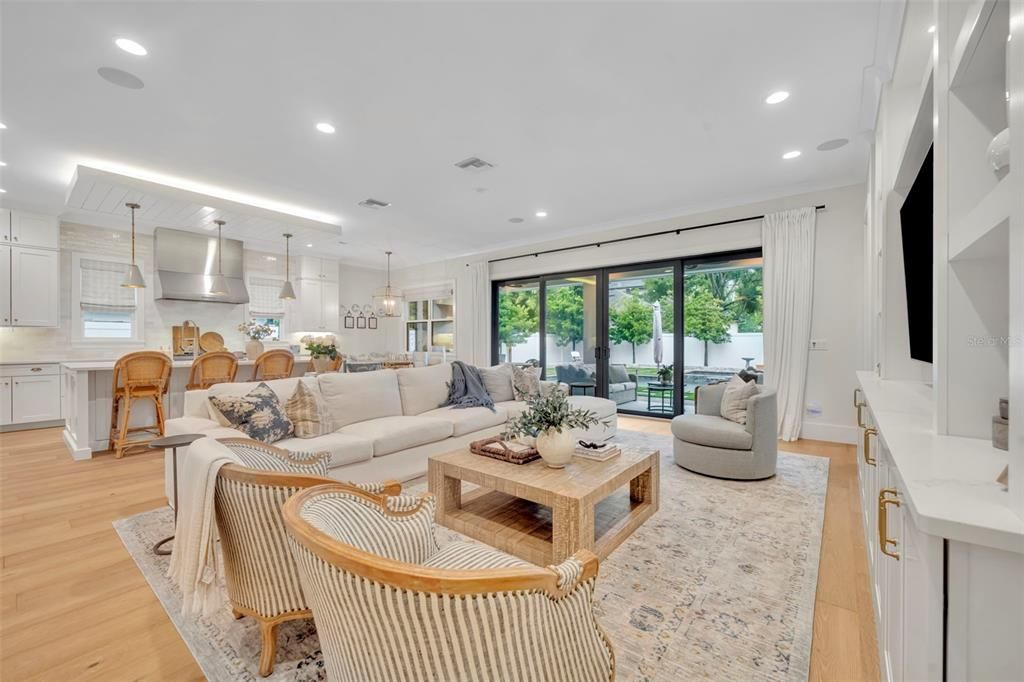 Activo con contrato: $1,995,000 (4 camas, 4 baños, 3314 Pies cuadrados)