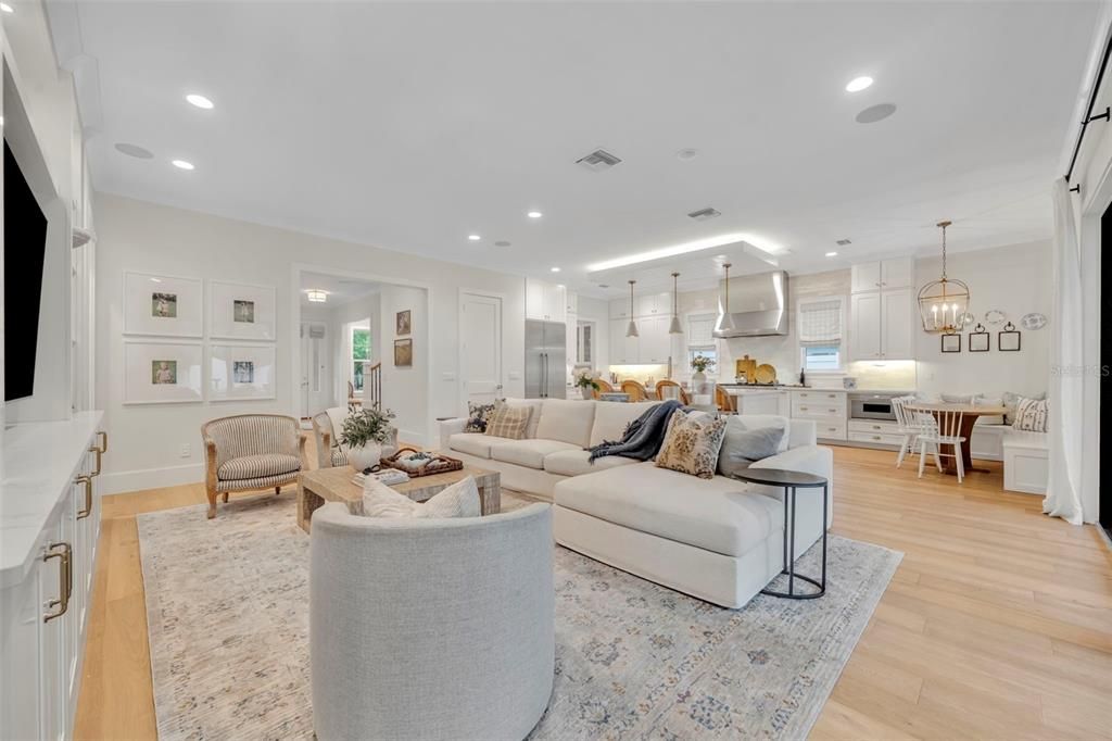 Activo con contrato: $1,995,000 (4 camas, 4 baños, 3314 Pies cuadrados)