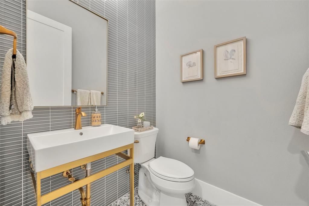 Activo con contrato: $1,995,000 (4 camas, 4 baños, 3314 Pies cuadrados)