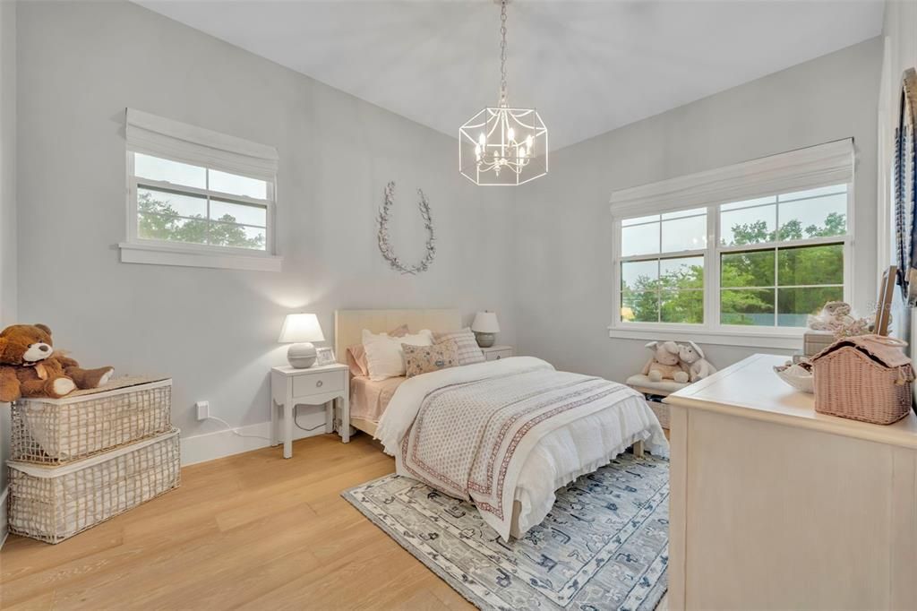 Activo con contrato: $1,995,000 (4 camas, 4 baños, 3314 Pies cuadrados)