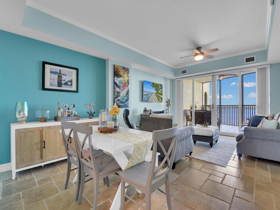 待售: $329,000 (3 贝兹, 2 浴室, 1318 平方英尺)