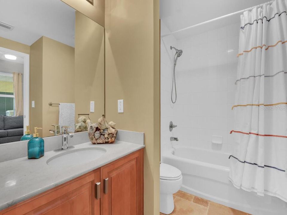 待售: $329,000 (3 贝兹, 2 浴室, 1318 平方英尺)