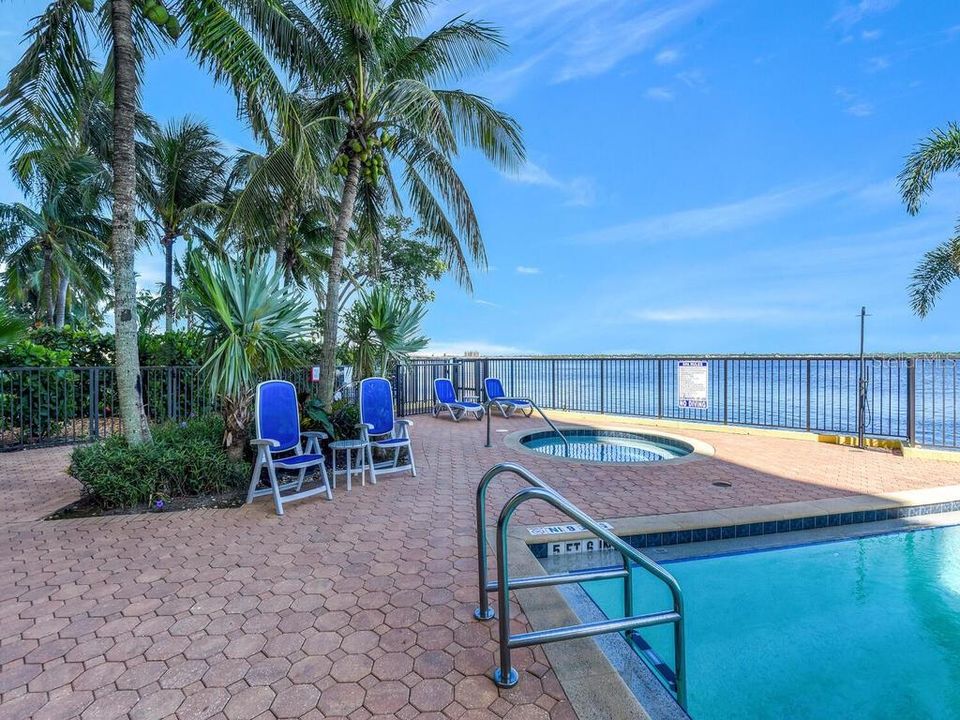 待售: $329,000 (3 贝兹, 2 浴室, 1318 平方英尺)