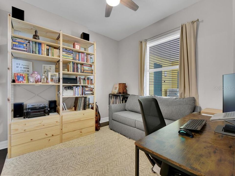 待售: $329,000 (3 贝兹, 2 浴室, 1318 平方英尺)