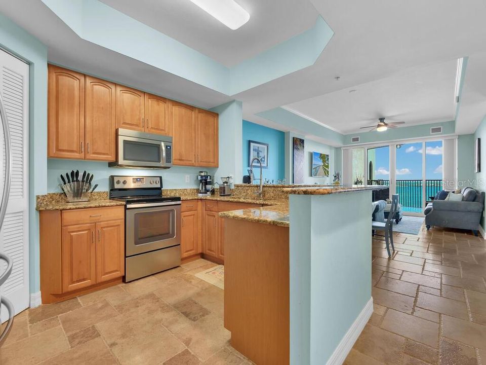 待售: $329,000 (3 贝兹, 2 浴室, 1318 平方英尺)