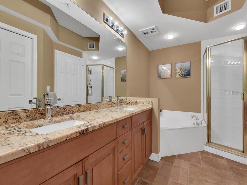 待售: $329,000 (3 贝兹, 2 浴室, 1318 平方英尺)