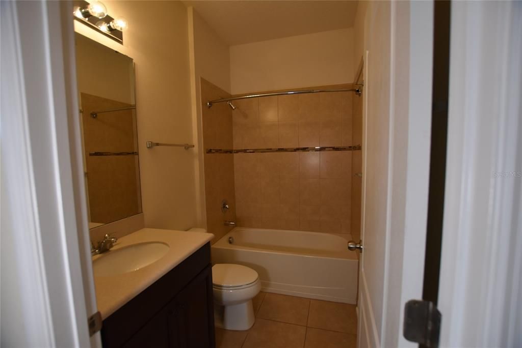 出租: $2,150 (3 贝兹, 2 浴室, 1619 平方英尺)