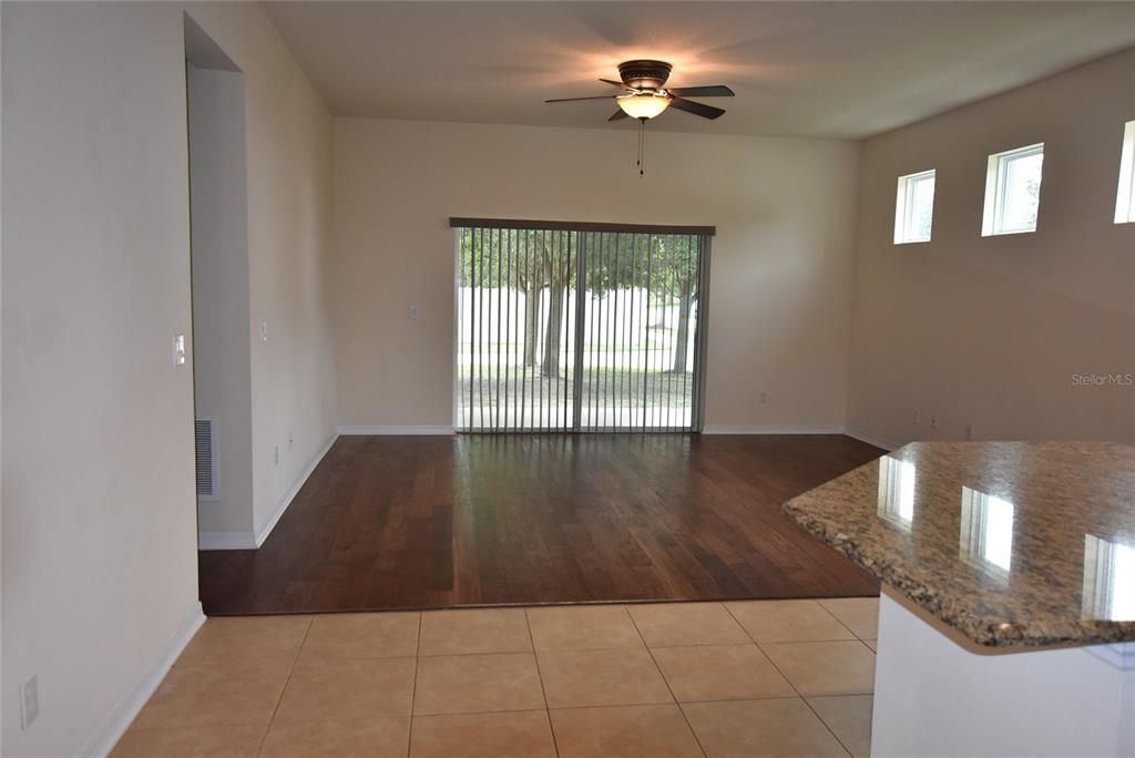 出租: $2,150 (3 贝兹, 2 浴室, 1619 平方英尺)