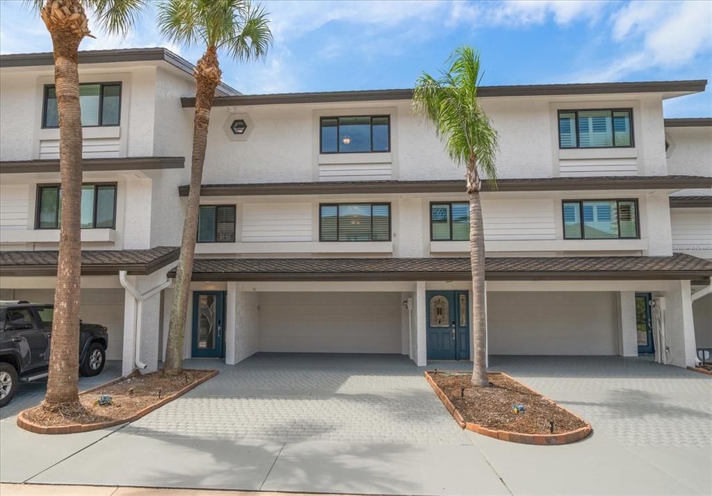 For Sale: $1,450,000 (3 beds, 3 baths, 2150 Square Feet)