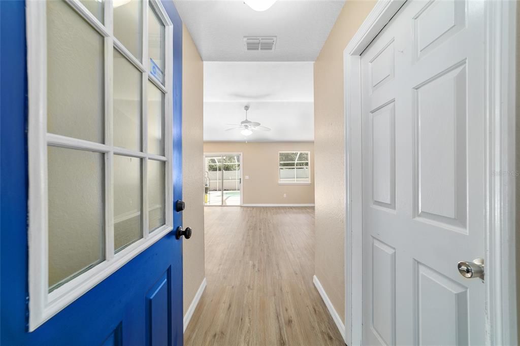 合同活跃: $299,000 (3 贝兹, 2 浴室, 1608 平方英尺)