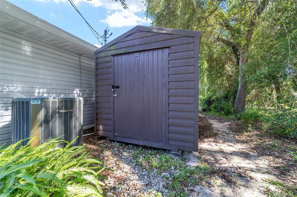 合同活跃: $299,000 (3 贝兹, 2 浴室, 1608 平方英尺)