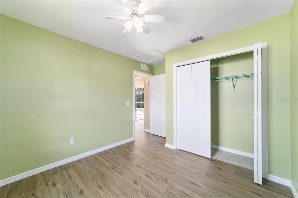 合同活跃: $299,000 (3 贝兹, 2 浴室, 1608 平方英尺)