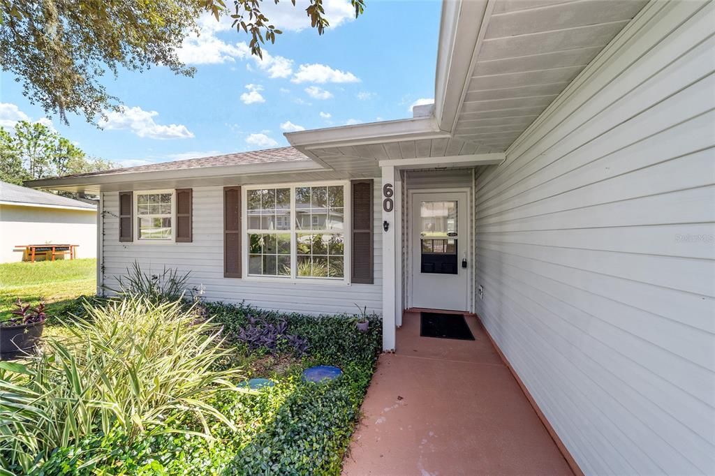 合同活跃: $299,000 (3 贝兹, 2 浴室, 1608 平方英尺)