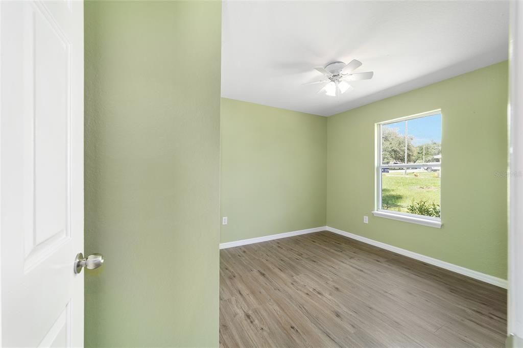 合同活跃: $299,000 (3 贝兹, 2 浴室, 1608 平方英尺)