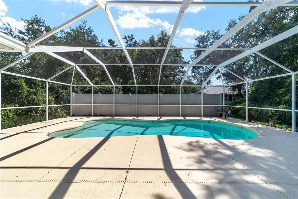 合同活跃: $299,000 (3 贝兹, 2 浴室, 1608 平方英尺)