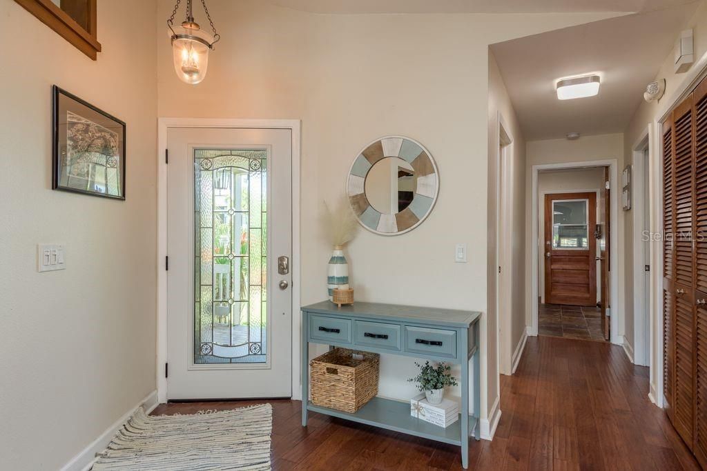 For Sale: $699,777 (2 beds, 2 baths, 1390 Square Feet)