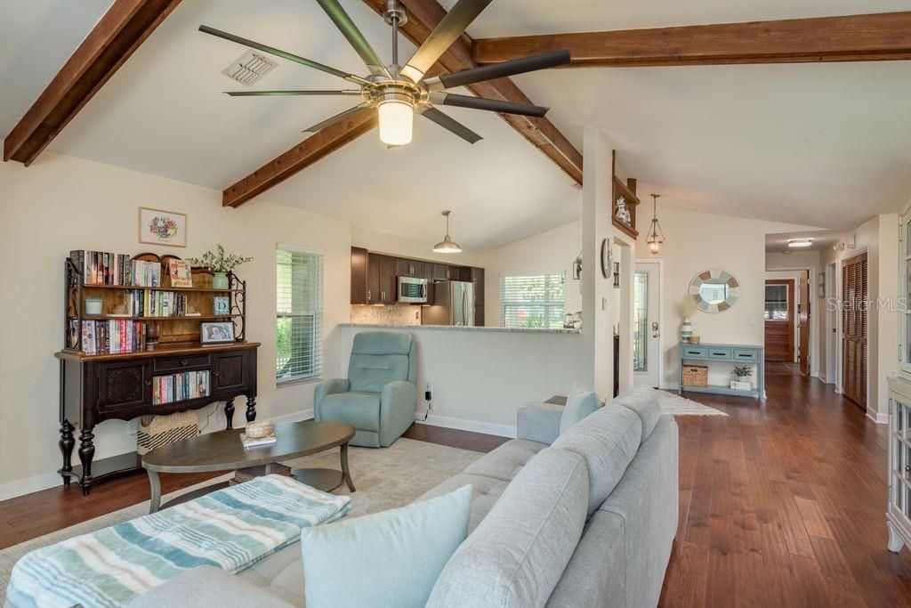 For Sale: $699,777 (2 beds, 2 baths, 1390 Square Feet)