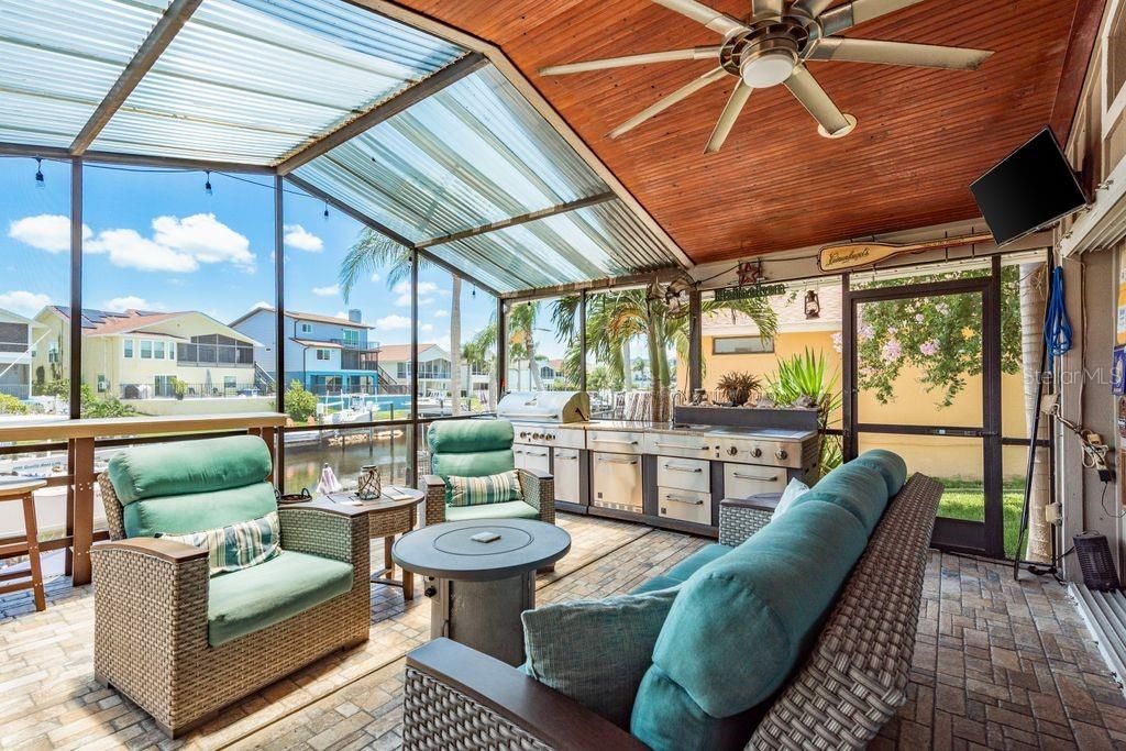 For Sale: $699,777 (2 beds, 2 baths, 1390 Square Feet)