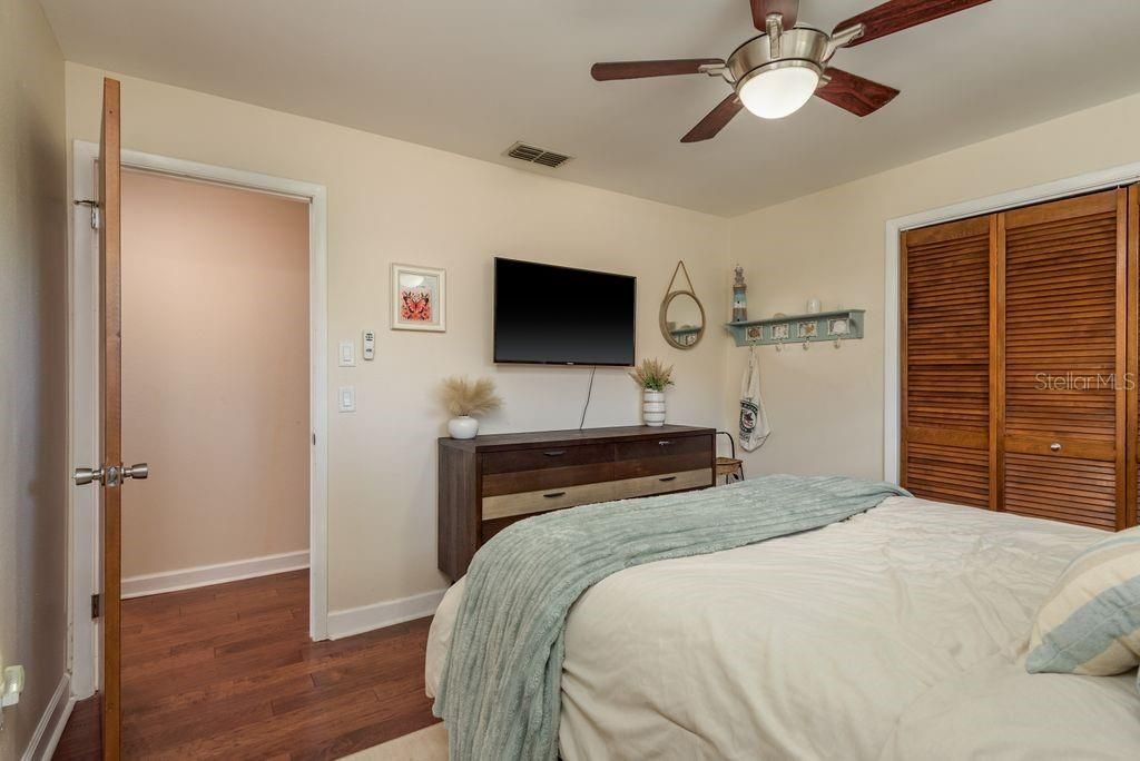 For Sale: $699,777 (2 beds, 2 baths, 1390 Square Feet)