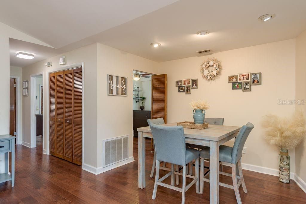 For Sale: $699,777 (2 beds, 2 baths, 1390 Square Feet)