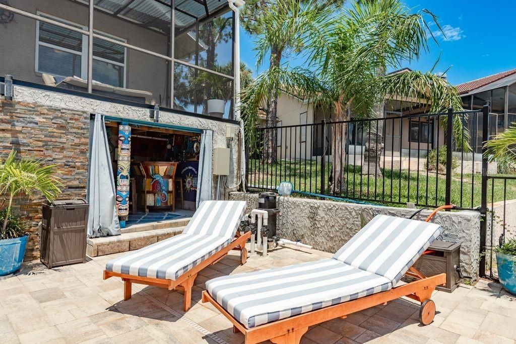 For Sale: $699,777 (2 beds, 2 baths, 1390 Square Feet)