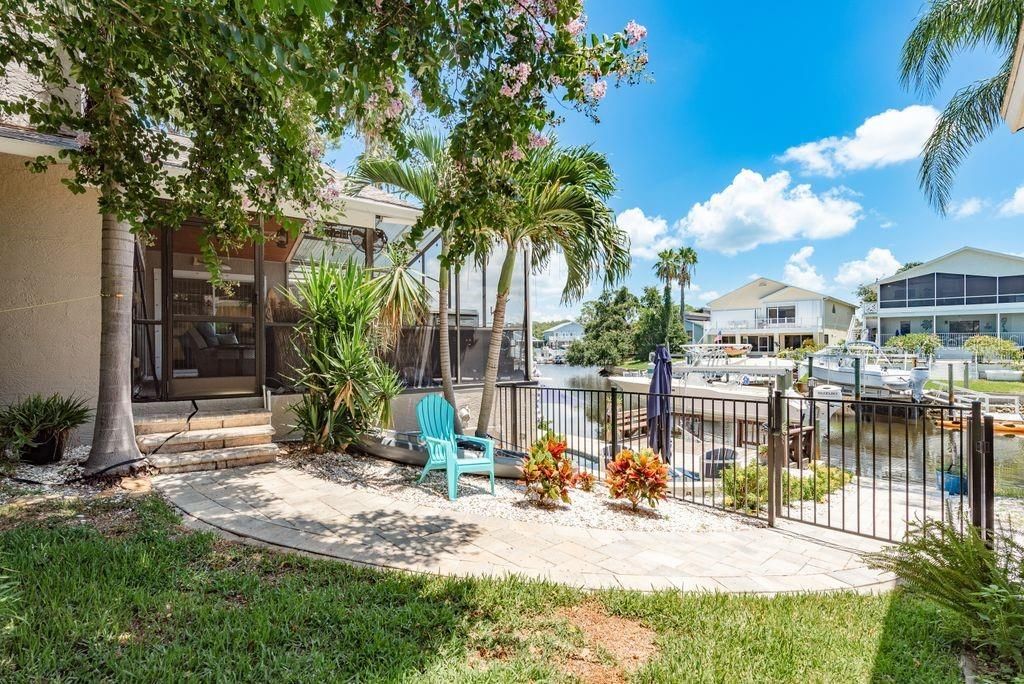 For Sale: $699,777 (2 beds, 2 baths, 1390 Square Feet)