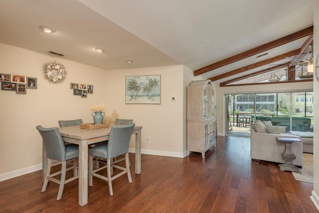 For Sale: $699,777 (2 beds, 2 baths, 1390 Square Feet)