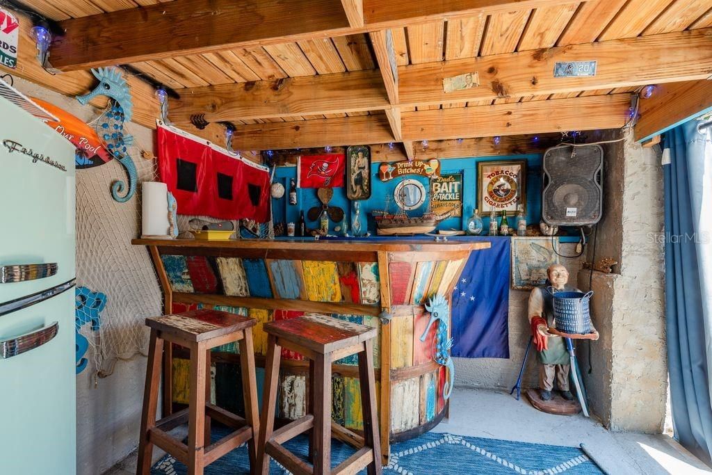 For Sale: $699,777 (2 beds, 2 baths, 1390 Square Feet)