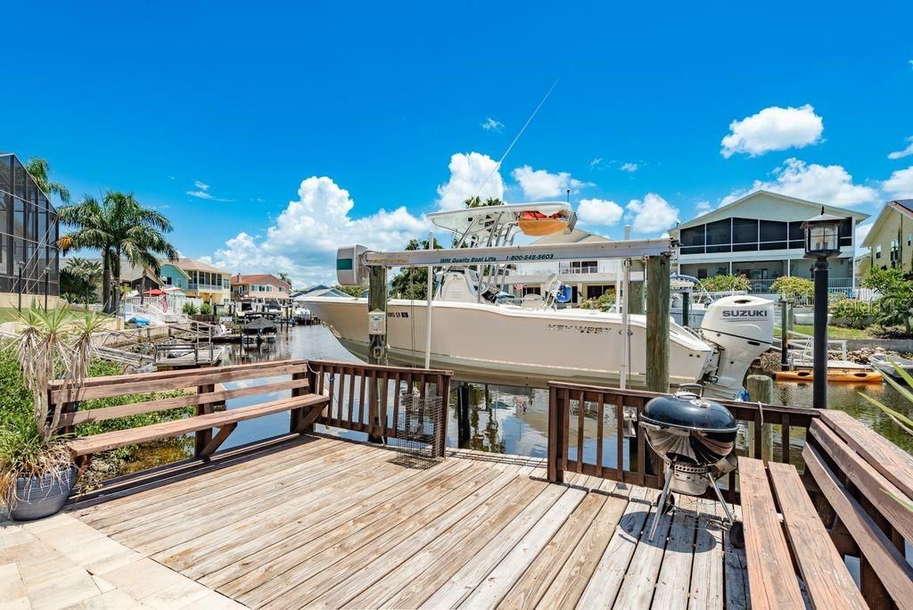 For Sale: $699,777 (2 beds, 2 baths, 1390 Square Feet)