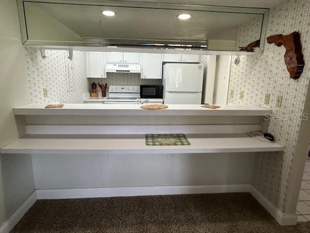 For Sale: $147,900 (2 beds, 2 baths, 1123 Square Feet)