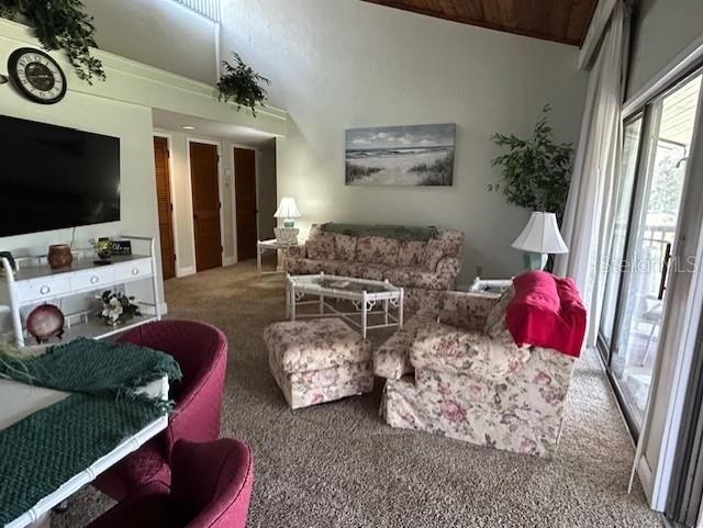 For Sale: $147,900 (2 beds, 2 baths, 1123 Square Feet)