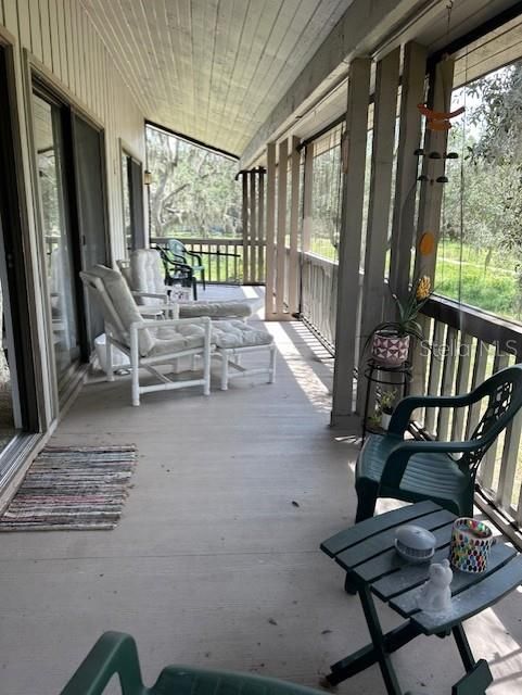 For Sale: $147,900 (2 beds, 2 baths, 1123 Square Feet)