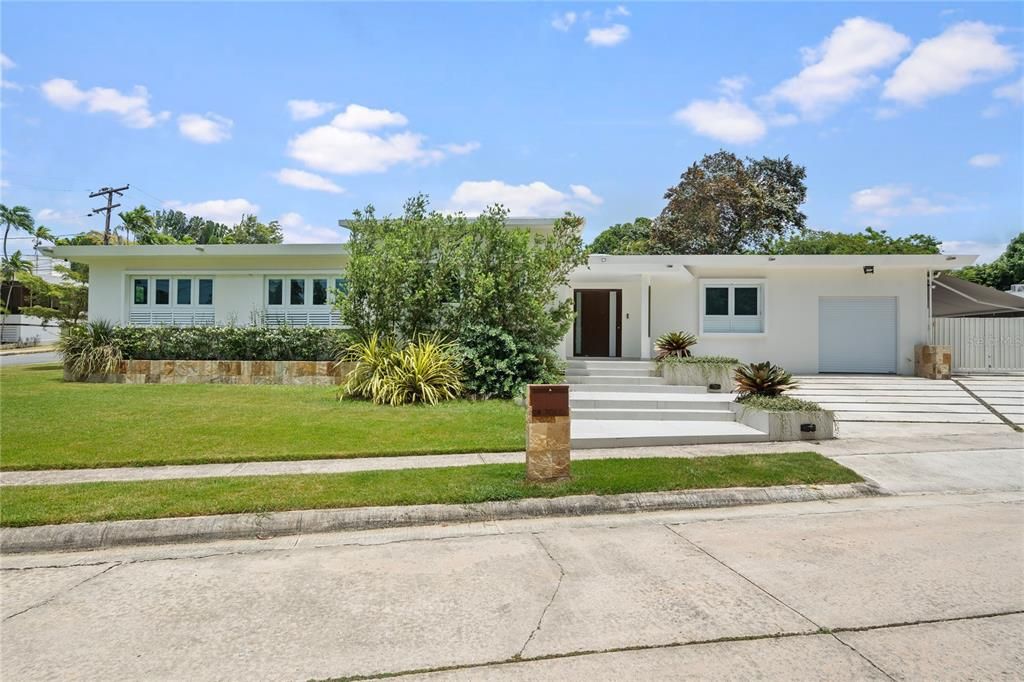 Vendido Recientemente: $2,150,000 (3 camas, 3 baños, 3045 Pies cuadrados)