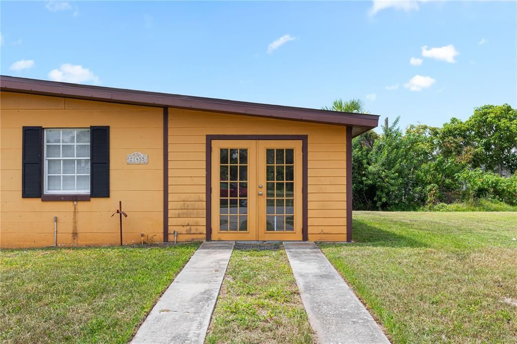 Active With Contract: $139,000 (3 beds, 1 baths, 1100 Square Feet)