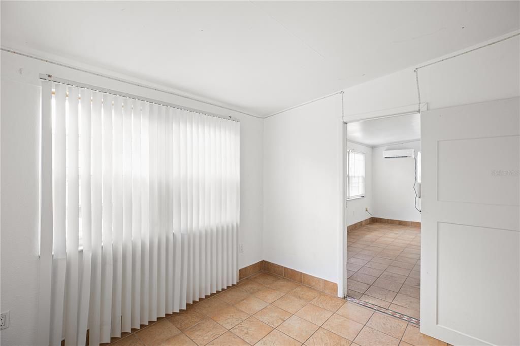 Active With Contract: $139,000 (3 beds, 1 baths, 1100 Square Feet)