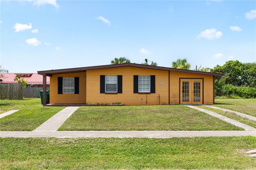 Active With Contract: $139,000 (3 beds, 1 baths, 1100 Square Feet)