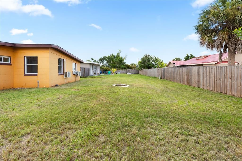 Active With Contract: $139,000 (3 beds, 1 baths, 1100 Square Feet)