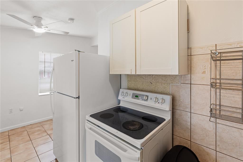 Active With Contract: $139,000 (3 beds, 1 baths, 1100 Square Feet)