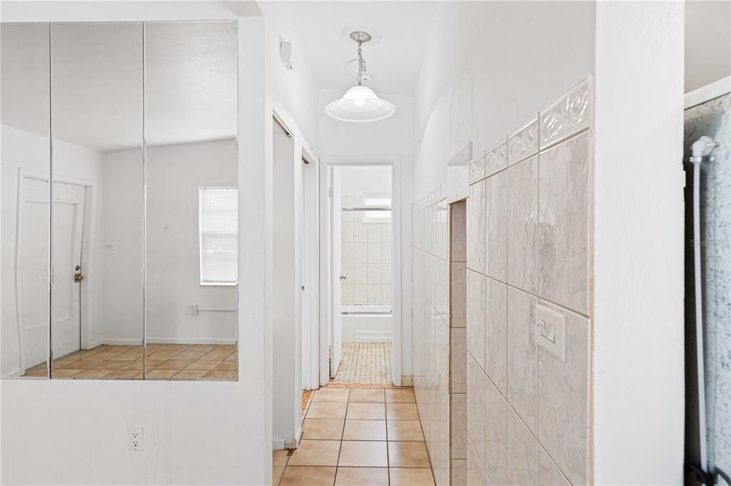 Active With Contract: $139,000 (3 beds, 1 baths, 1100 Square Feet)