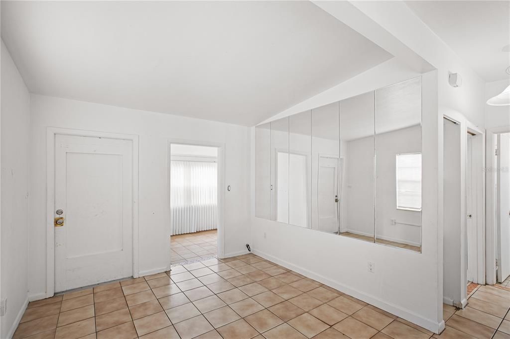 Active With Contract: $139,000 (3 beds, 1 baths, 1100 Square Feet)