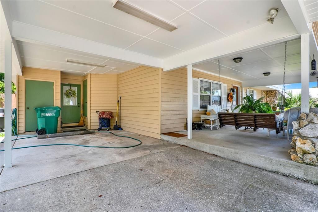 Active With Contract: $285,000 (3 beds, 2 baths, 1944 Square Feet)