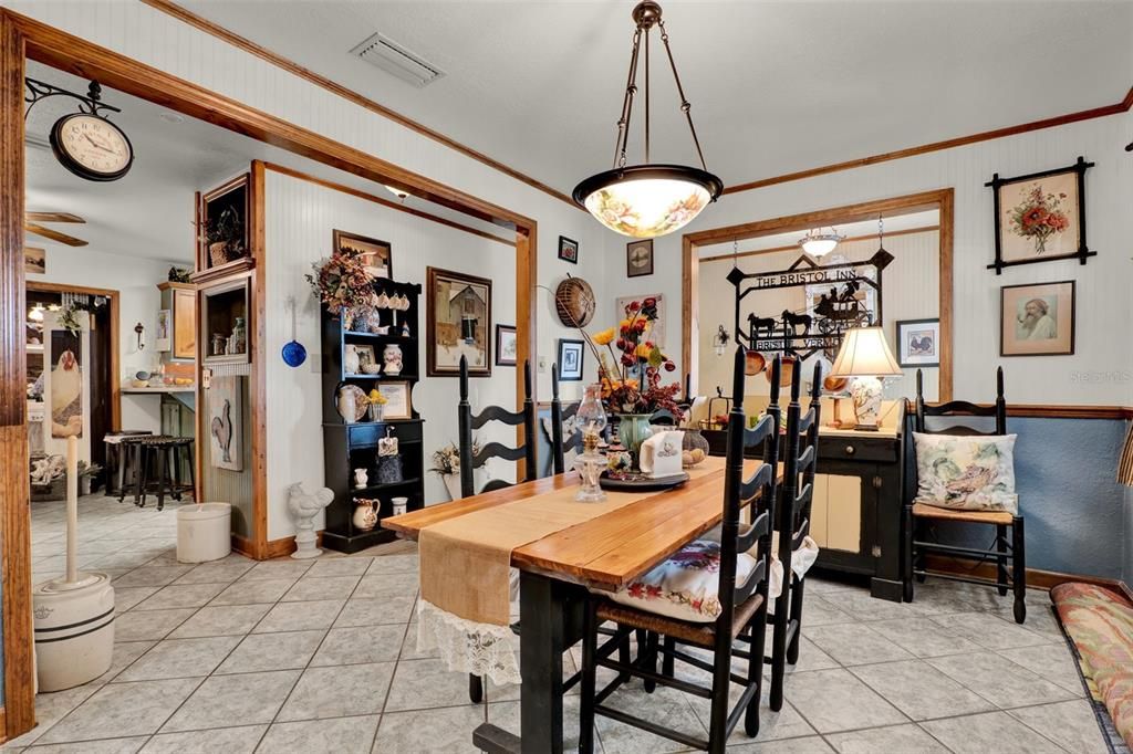 Active With Contract: $285,000 (3 beds, 2 baths, 1944 Square Feet)