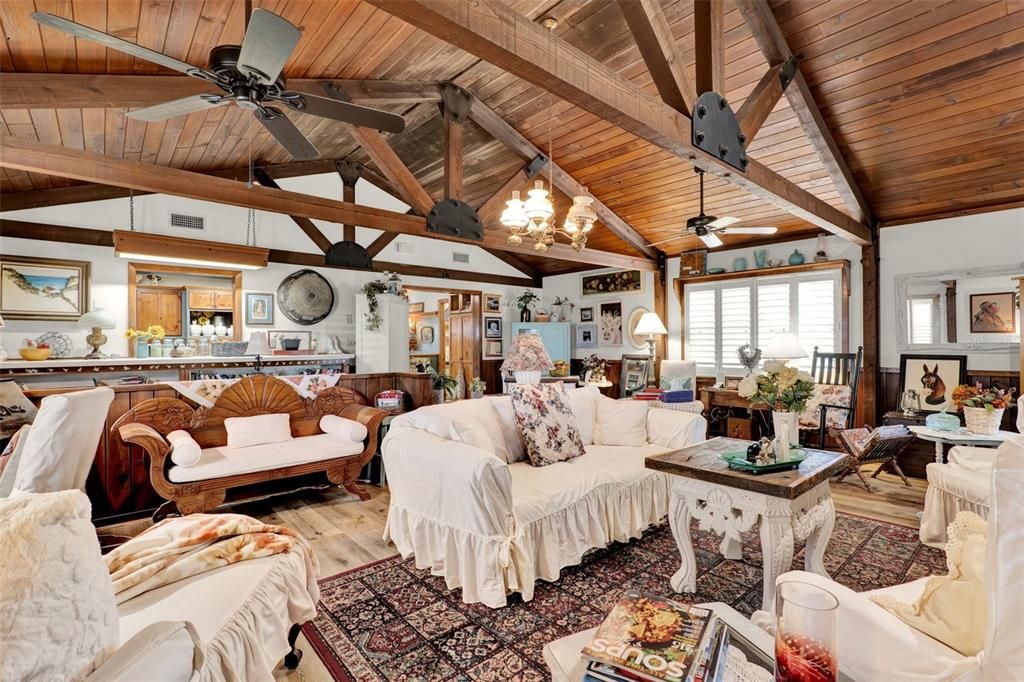 Active With Contract: $285,000 (3 beds, 2 baths, 1944 Square Feet)